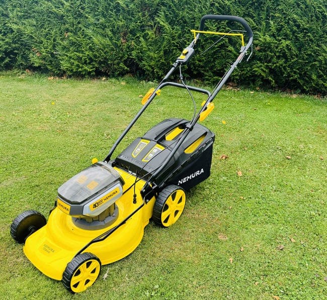 Akku-Rasenmäher 80V mit Radantrieb – 46 cm + 2 Akkus